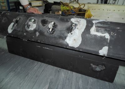 SSR IFF ΑΑ8930 antenna  system from the MEKO II type Frigate before receiving it for repair by our company. You can distinguish the intense external erosions